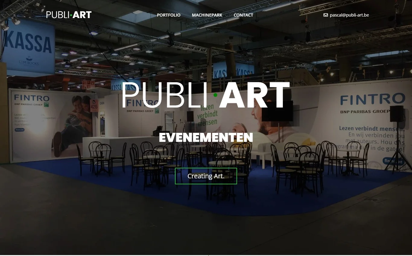 Publi-Art one-page met belettering, standenbouw en reclameprojecten